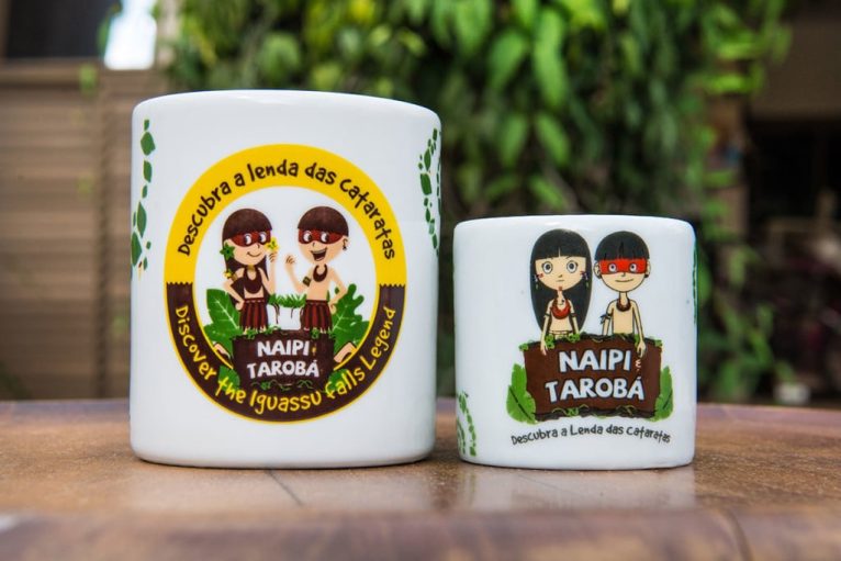 NAIPI E TAROBÁ CANECA