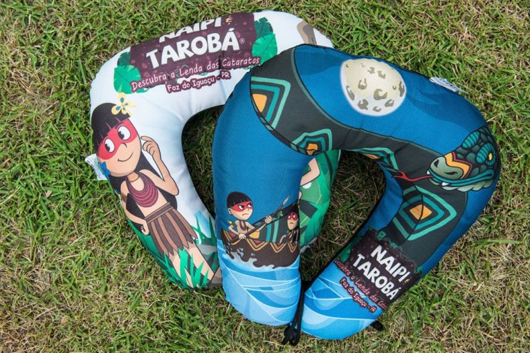 NAIPI E TAROBÁ ENCOSTO CABEÇA