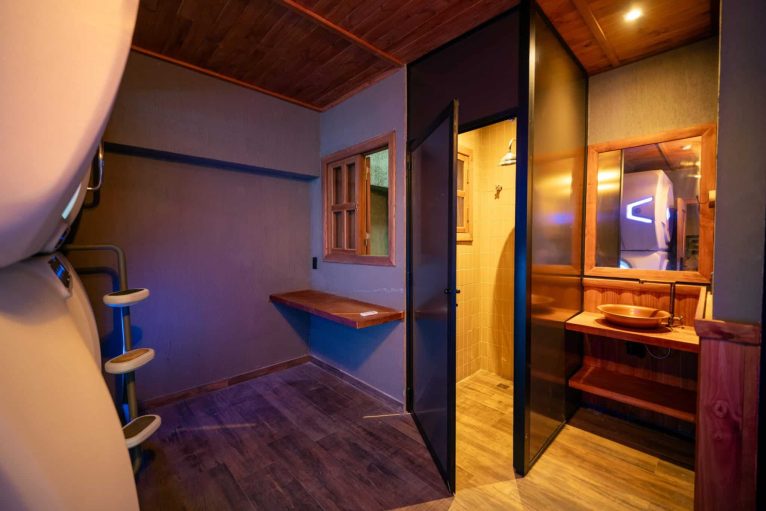 The Lodge Quartos (1)