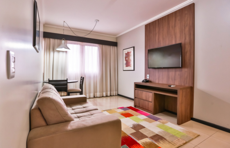 WYNDHAM (1)